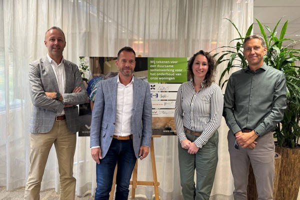 Ondertekenmoment drie partners en Woonwaarts